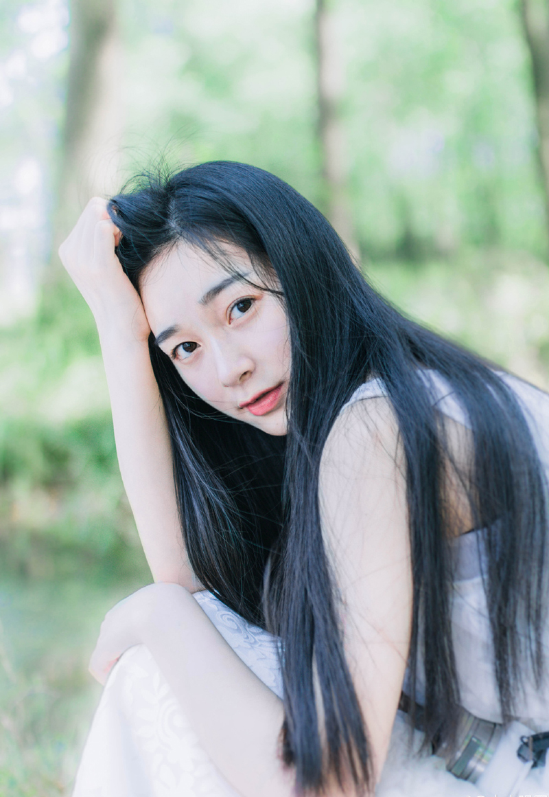 世界上难有永恒的爱情，世上绝对存在永恒不灭的亲情，一旦爱情化解为亲情，那份根基，才不是建筑在沙土上了。